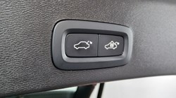 2025 (25) VOLVO XC40 2.0 B3P Plus Dark 5dr Auto 4612224