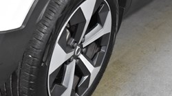 2025 (25) VOLVO XC40 2.0 B3P Plus Dark 5dr Auto 4612250