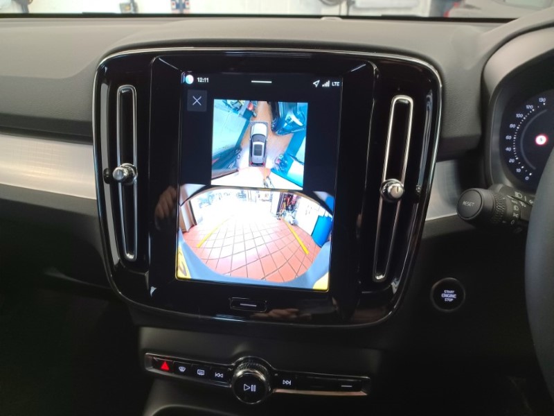 2025 (75) VOLVO XC40 2.0 B3P Plus Black Edition 5dr Auto 5270945