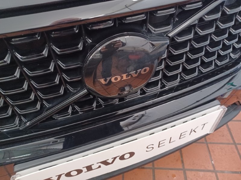 2025 (75) VOLVO XC40 2.0 B3P Plus Black Edition 5dr Auto 5270891