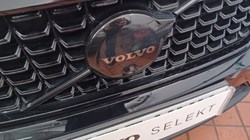 2025 (75) VOLVO XC40 2.0 B3P Plus Black Edition 5dr Auto 5270891