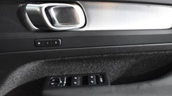 2023 (73) VOLVO XC40 2.0 B3P Plus Dark 5dr Auto 4603164