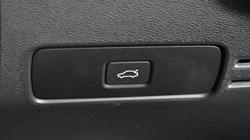 2023 (73) VOLVO XC40 2.0 B3P Plus Dark 5dr Auto 4603165