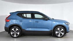 2023 (73) VOLVO XC40 2.0 B3P Plus Dark 5dr Auto 4603129