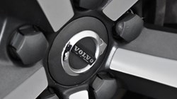 2023 (73) VOLVO XC40 2.0 B3P Plus Dark 5dr Auto 4603176