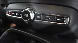 2023 (73) VOLVO XC40 2.0 B3P Plus Dark 5dr Auto 4603163