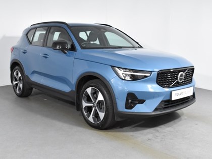 2023 (73) VOLVO XC40 2.0 B3P Plus Dark 5dr Auto