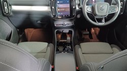 2023 (73) VOLVO XC40 2.0 B3P Plus Dark 5dr Auto 4603142