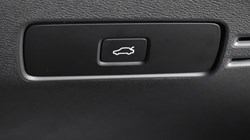 2025 (25) VOLVO XC40 2.0 B3P Plus Dark 5dr Auto 4609060