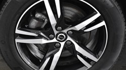 2022 (72) VOLVO XC40 2.0 B3P Plus Dark 5dr Auto 4626758