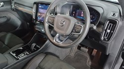 2022 (72) VOLVO XC40 2.0 B3P Plus Dark 5dr Auto 4626722
