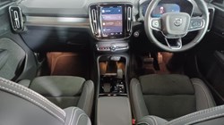 2022 (72) VOLVO XC40 2.0 B3P Plus Dark 5dr Auto 4626728