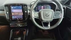 2022 (72) VOLVO XC40 2.0 B3P Plus Dark 5dr Auto 4626727