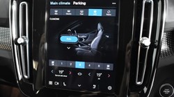 2022 (72) VOLVO XC40 2.0 B3P Plus Dark 5dr Auto 4626746