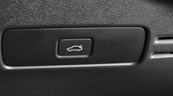 2022 (72) VOLVO XC40 2.0 B3P Plus Dark 5dr Auto 4626751