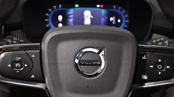 2022 (72) VOLVO XC40 2.0 B3P Plus Dark 5dr Auto 4626742