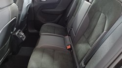 2022 (72) VOLVO XC40 2.0 B3P Plus Dark 5dr Auto 4626734