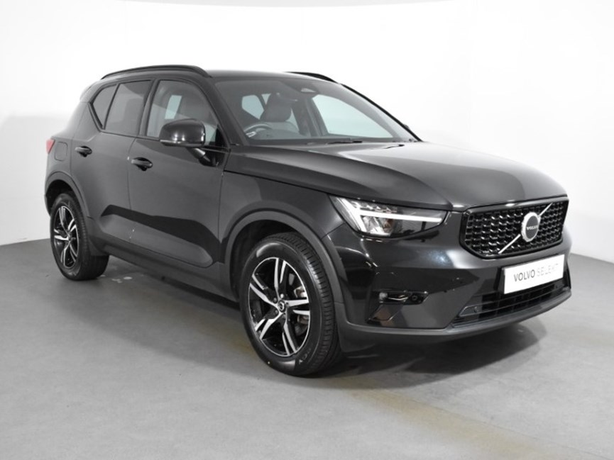 2022 (72) VOLVO XC40 2.0 B3P Plus Dark 5dr Auto