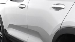 2024 (73) VOLVO XC40 2.0 B3P Plus Dark 5dr Auto 4629051