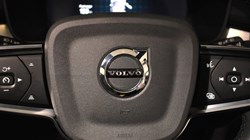 2024 (73) VOLVO XC40 2.0 B3P Plus Dark 5dr Auto 4629033