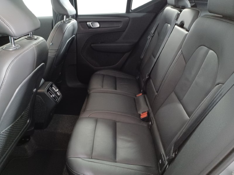 2024 (74) VOLVO XC40 2.0 B4P Ultra Dark 5dr Auto 4726098