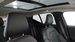 2024 (74) VOLVO XC40 2.0 B4P Ultra Dark 5dr Auto 4726092