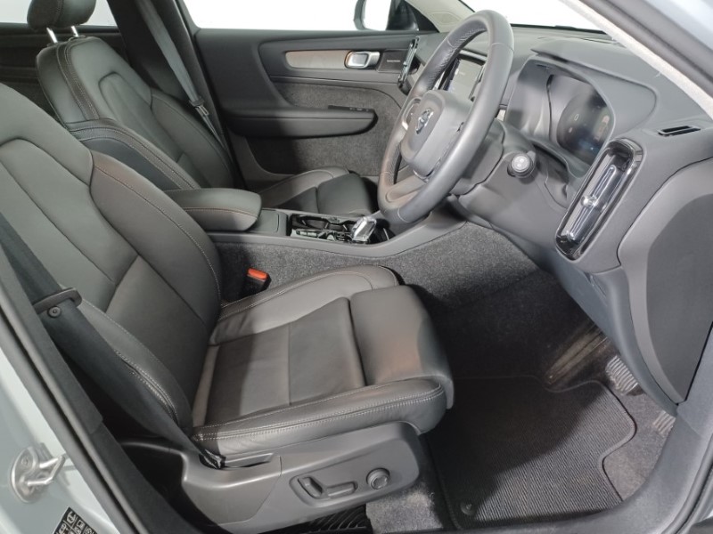 2024 (74) VOLVO XC40 2.0 B4P Ultra Dark 5dr Auto 4726091