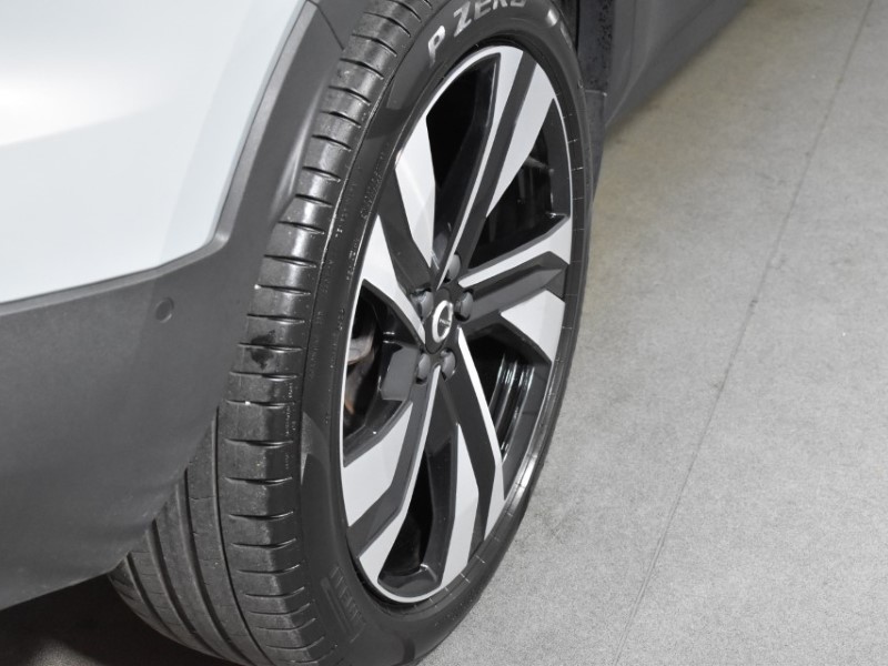 2024 (74) VOLVO XC40 2.0 B4P Ultra Dark 5dr Auto 4726134