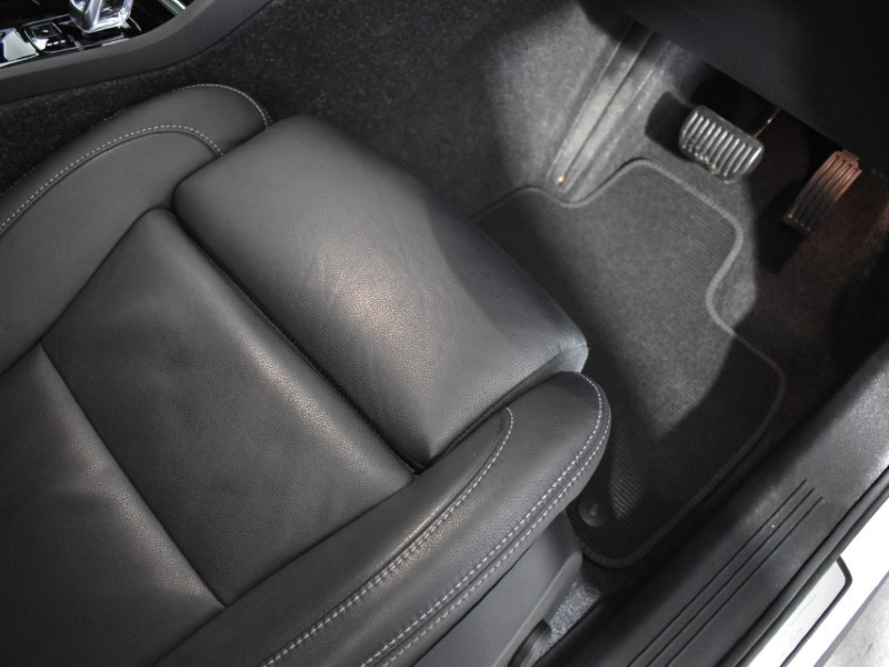 2024 (74) VOLVO XC40 2.0 B4P Ultra Dark 5dr Auto 4726123