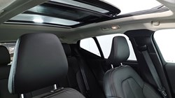 2024 (74) VOLVO XC40 2.0 B4P Ultra Dark 5dr Auto 4726093