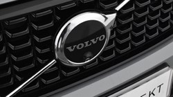 2024 (74) VOLVO XC40 2.0 B4P Ultra Dark 5dr Auto 4726138