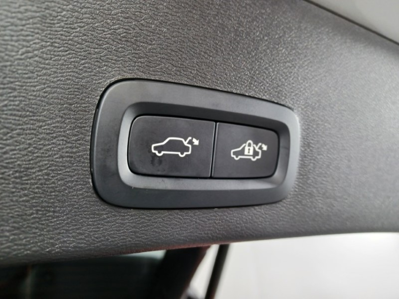 2024 (74) VOLVO XC40 2.0 B4P Ultra Dark 5dr Auto 4726104