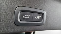 2024 (74) VOLVO XC40 2.0 B4P Ultra Dark 5dr Auto 4726104