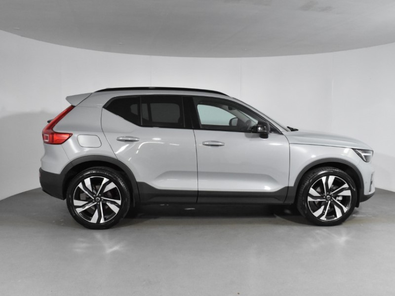 2024 (74) VOLVO XC40 2.0 B4P Ultra Dark 5dr Auto 4726084
