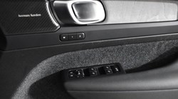 2024 (74) VOLVO XC40 2.0 B4P Ultra Dark 5dr Auto 4726120