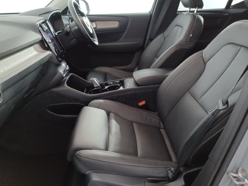 2024 (74) VOLVO XC40 2.0 B4P Ultra Dark 5dr Auto 4726096