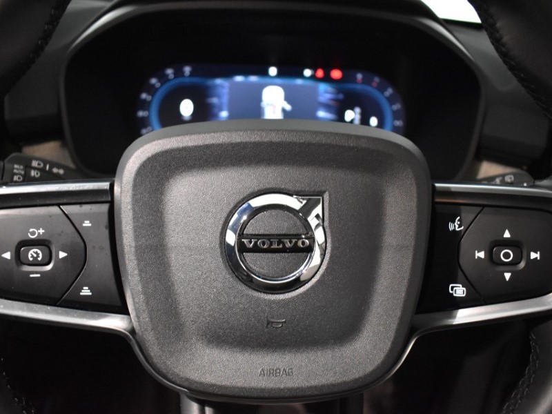 2024 (74) VOLVO XC40 2.0 B4P Ultra Dark 5dr Auto 4726109