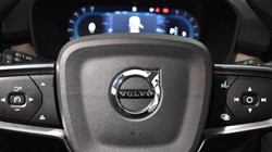 2024 (74) VOLVO XC40 2.0 B4P Ultra Dark 5dr Auto 4726109