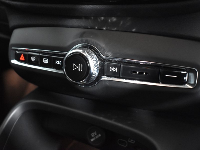 2024 (74) VOLVO XC40 2.0 B4P Ultra Dark 5dr Auto 4726117