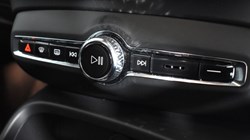 2024 (74) VOLVO XC40 2.0 B4P Ultra Dark 5dr Auto 4726117