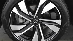 2024 (74) VOLVO XC40 2.0 B4P Ultra Dark 5dr Auto 4726131