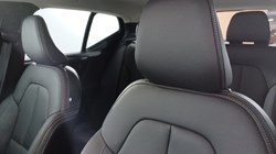 2024 (74) VOLVO XC40 2.0 B3P Ultra Dark 5dr Auto 4693442