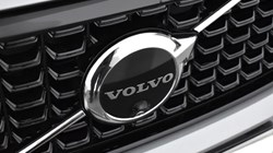 2024 (74) VOLVO XC40 2.0 B3P Ultra Dark 5dr Auto 4693480