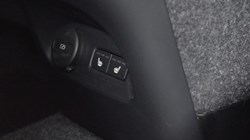 2024 (74) VOLVO XC40 2.0 B3P Ultra Dark 5dr Auto 4693466