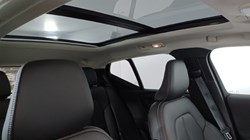 2024 (74) VOLVO XC40 2.0 B3P Ultra Dark 5dr Auto 4693435