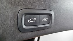 2024 (74) VOLVO XC40 2.0 B3P Ultra Dark 5dr Auto 4693448