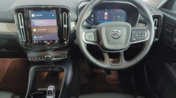 2024 (74) VOLVO XC40 2.0 B3P Ultra Dark 5dr Auto 4693438