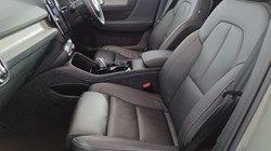 2024 (74) VOLVO XC40 2.0 B4P Ultra Dark 5dr Auto 4692106