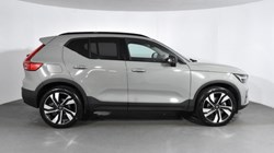 2024 (74) VOLVO XC40 2.0 B4P Ultra Dark 5dr Auto 4692092