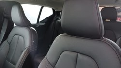 2024 (74) VOLVO XC40 2.0 B4P Ultra Dark 5dr Auto 4692108